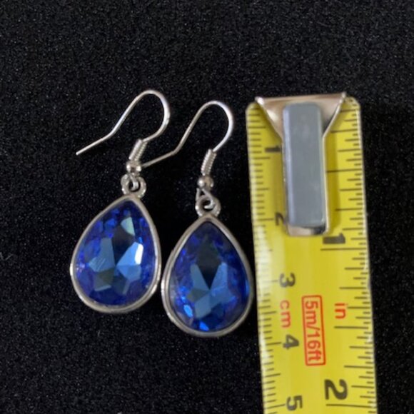 BLUE Teardrop Earrings-Like NEW - Picture 5 of 6